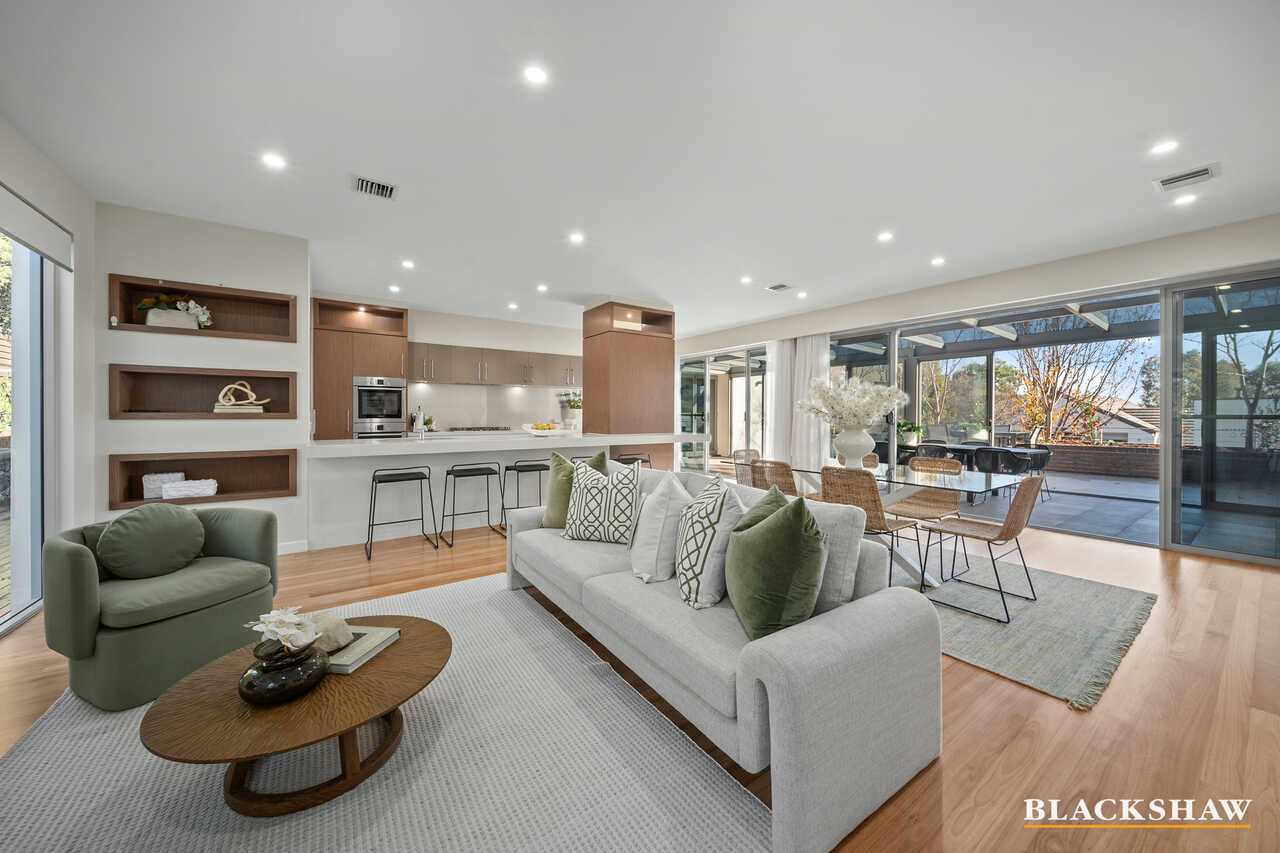 8/15 Dalman Crescent O'Malley