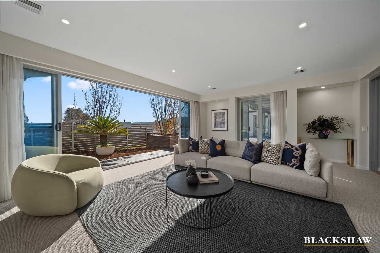 8/15 Dalman Crescent O'Malley