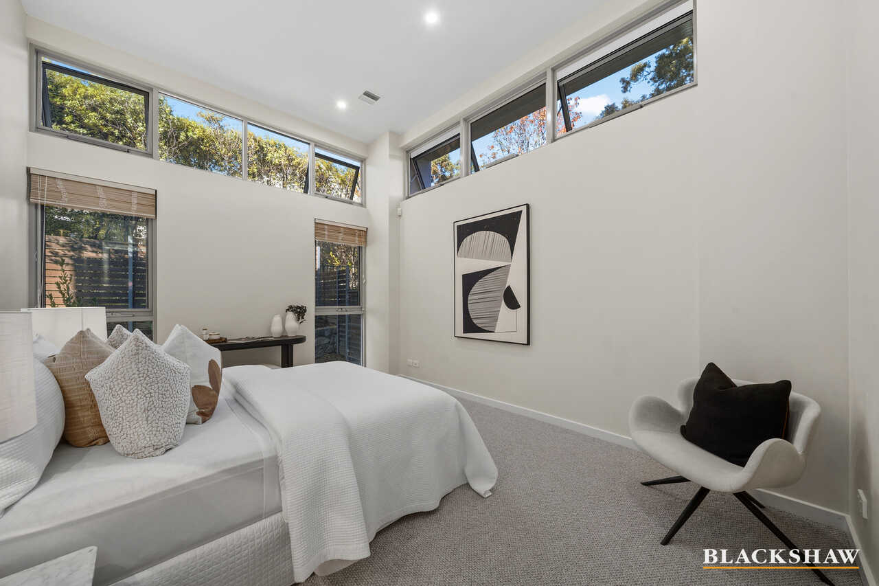 8/15 Dalman Crescent O'Malley