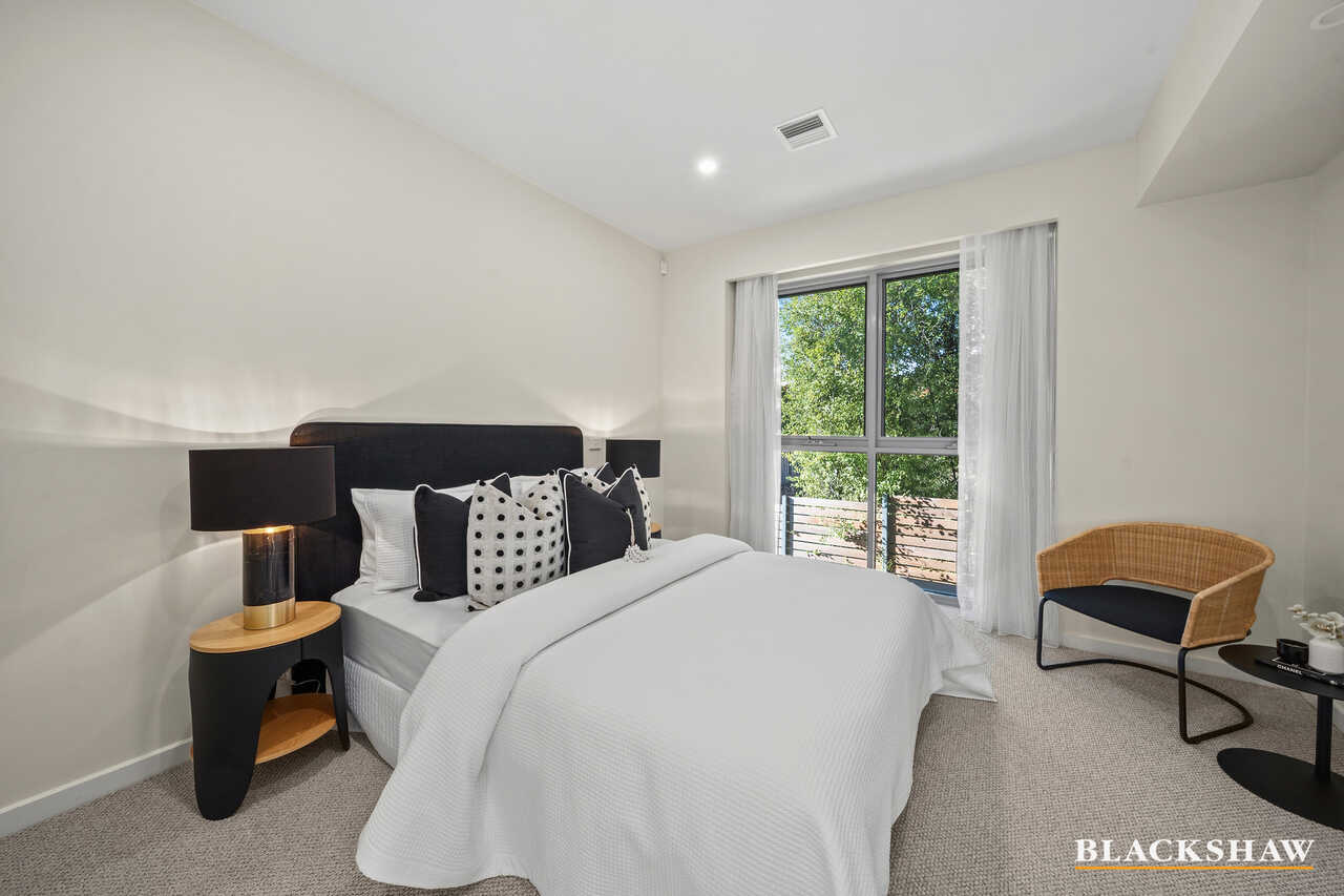 8/15 Dalman Crescent O'Malley