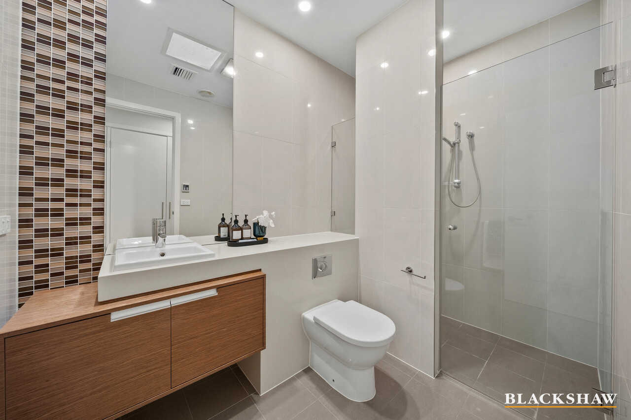 8/15 Dalman Crescent O'Malley