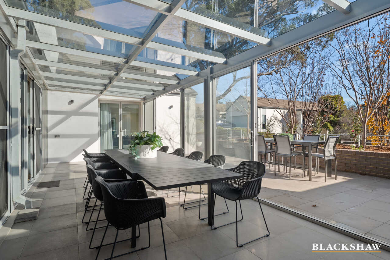 8/15 Dalman Crescent O'Malley