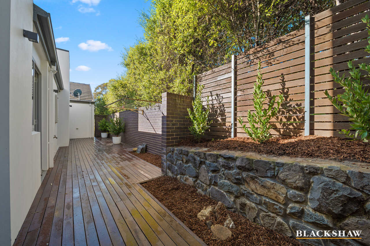 8/15 Dalman Crescent O'Malley