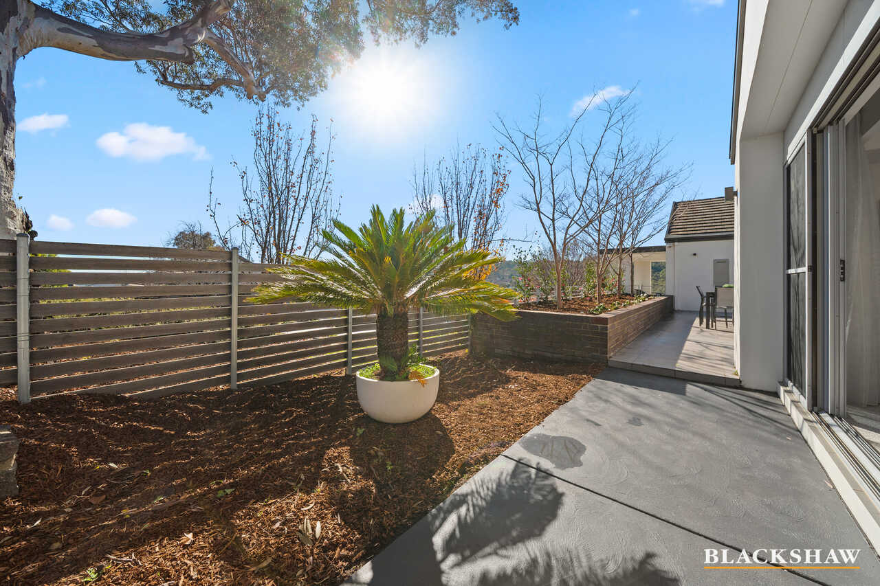 8/15 Dalman Crescent O'Malley