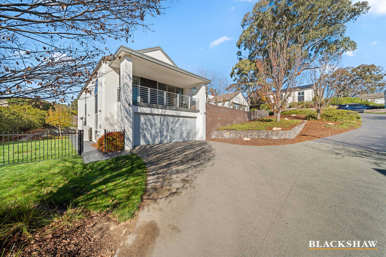 8/15 Dalman Crescent O'Malley