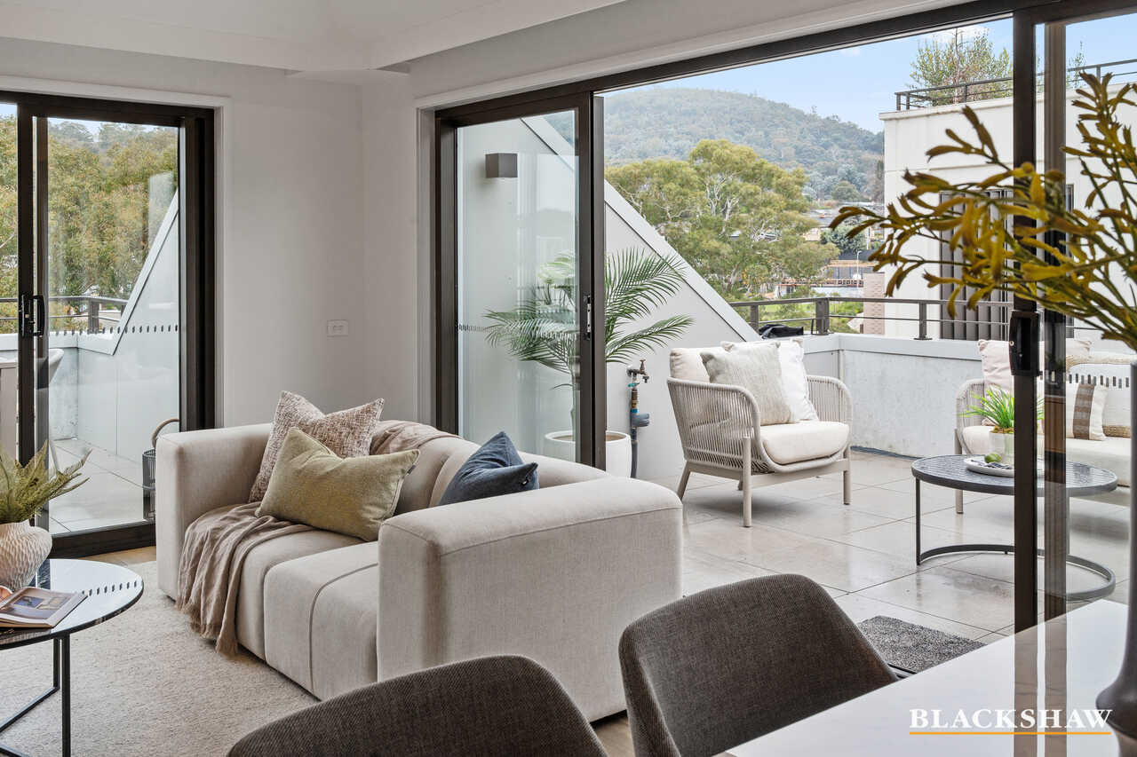 18/4 Lady Nelson Place Red Hill