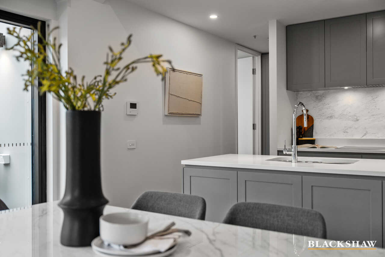 18/4 Lady Nelson Place Red Hill