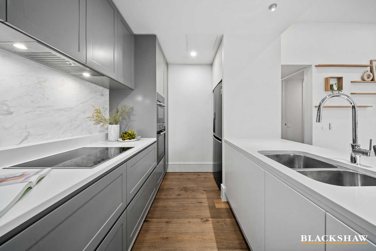 18/4 Lady Nelson Place Red Hill