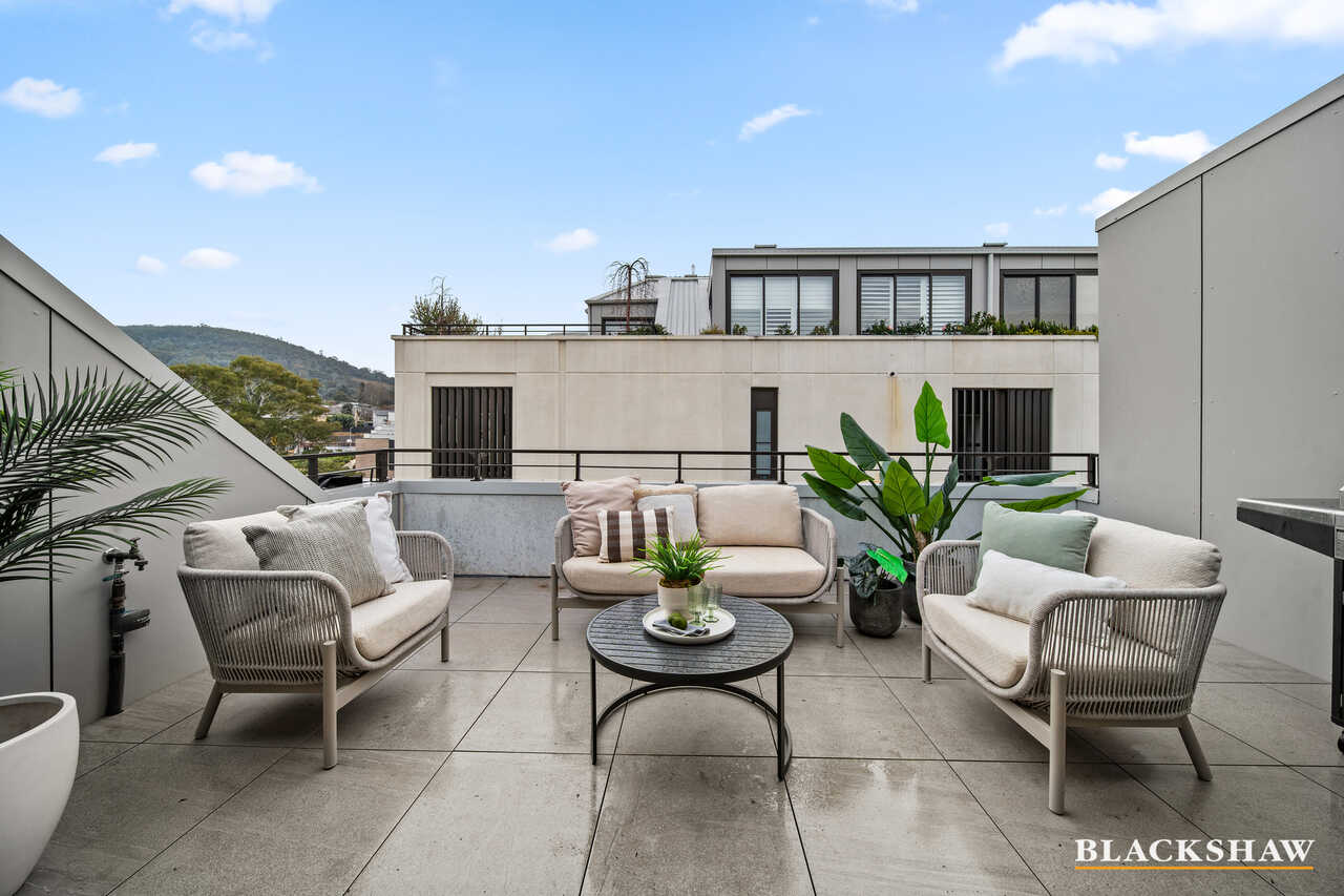18/4 Lady Nelson Place Red Hill