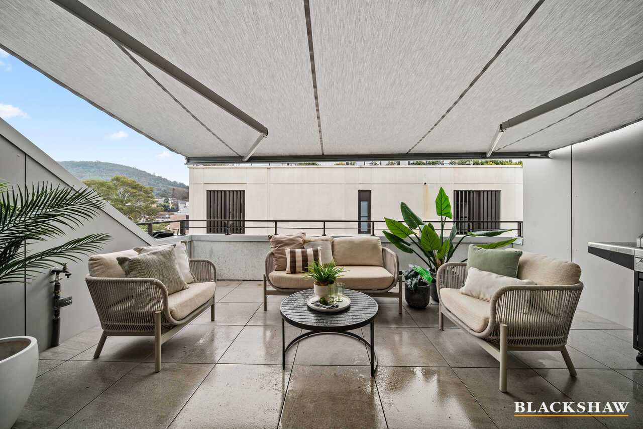 18/4 Lady Nelson Place Red Hill