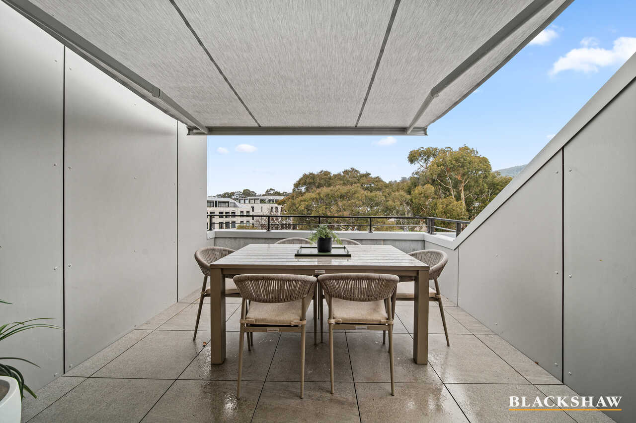 18/4 Lady Nelson Place Red Hill