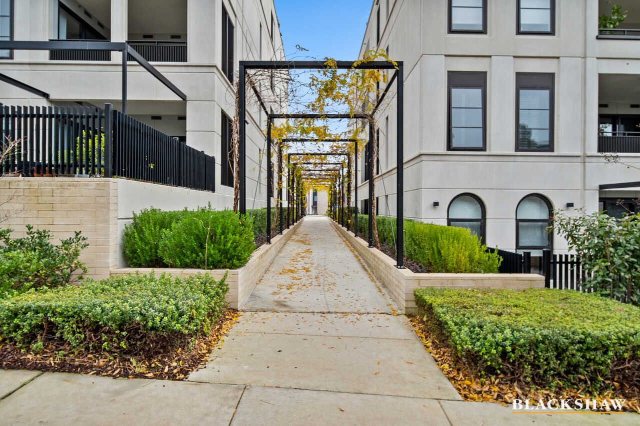 18/4 Lady Nelson Place Red Hill