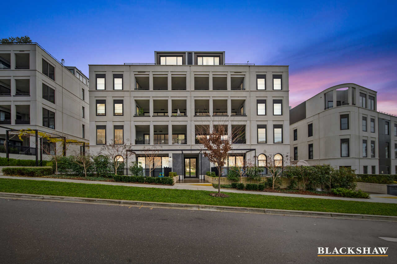 18/4 Lady Nelson Place Red Hill