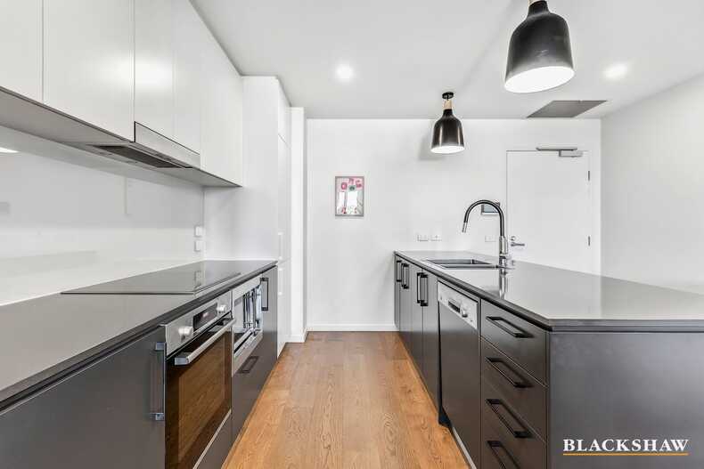 515/34 Eyre Street Kingston