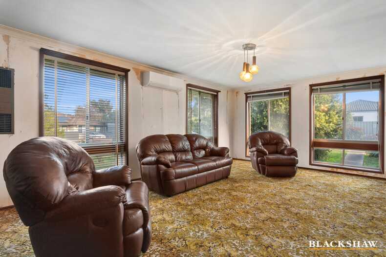 2 Dolling Crescent Flynn