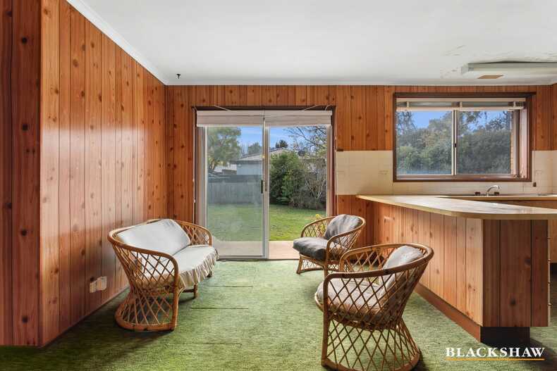 2 Dolling Crescent Flynn