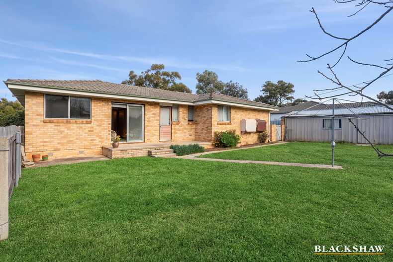 2 Dolling Crescent Flynn