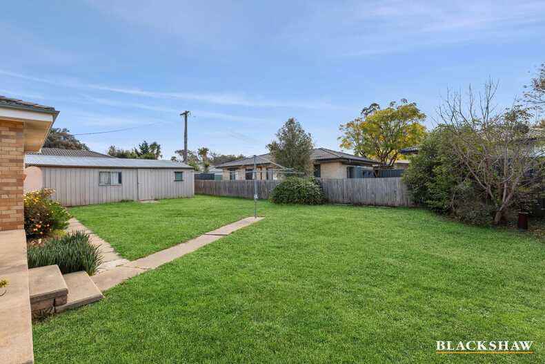 2 Dolling Crescent Flynn