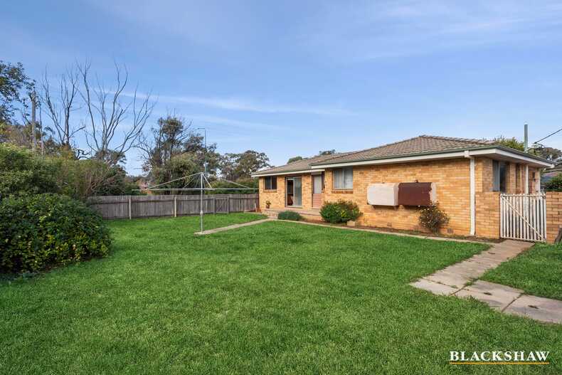 2 Dolling Crescent Flynn