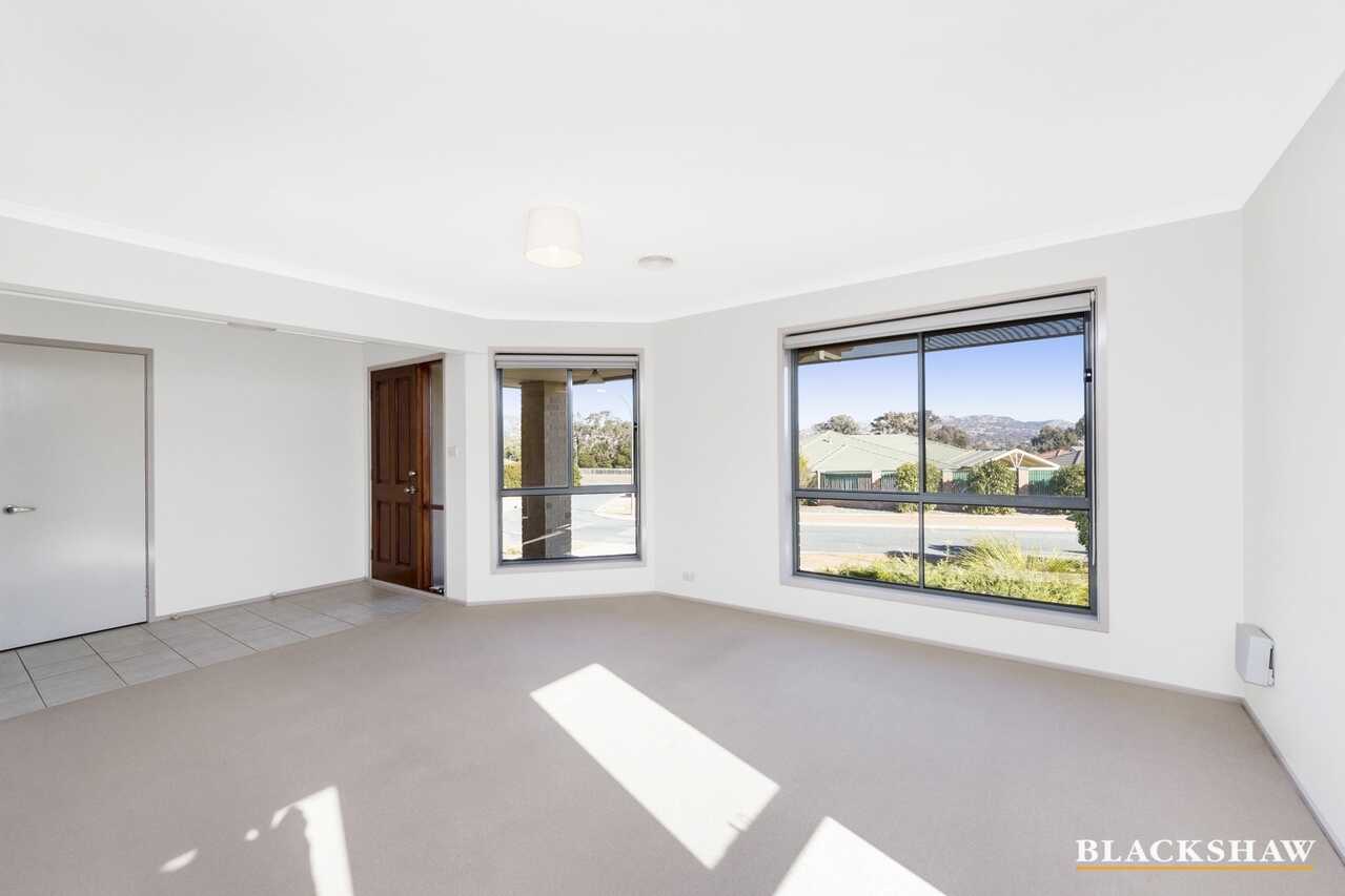 41 Unwin Avenue Jerrabomberra