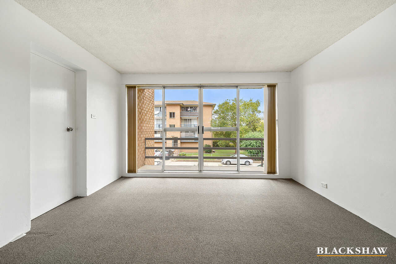 1/102 Henderson Road Queanbeyan