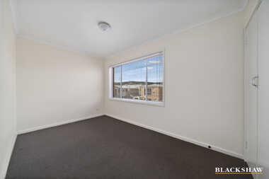 2/31 Macquoid Street Queanbeyan East