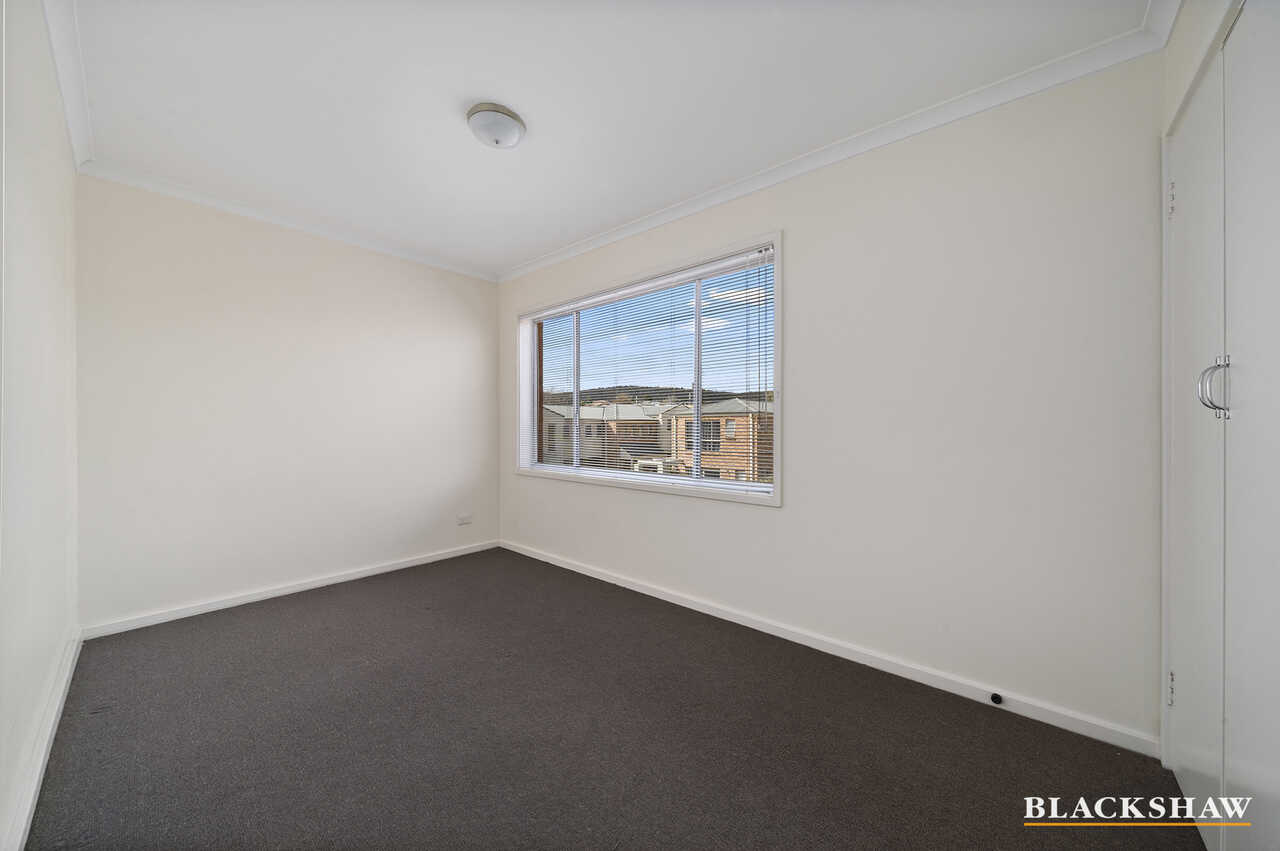 2/31 Macquoid Street Queanbeyan East