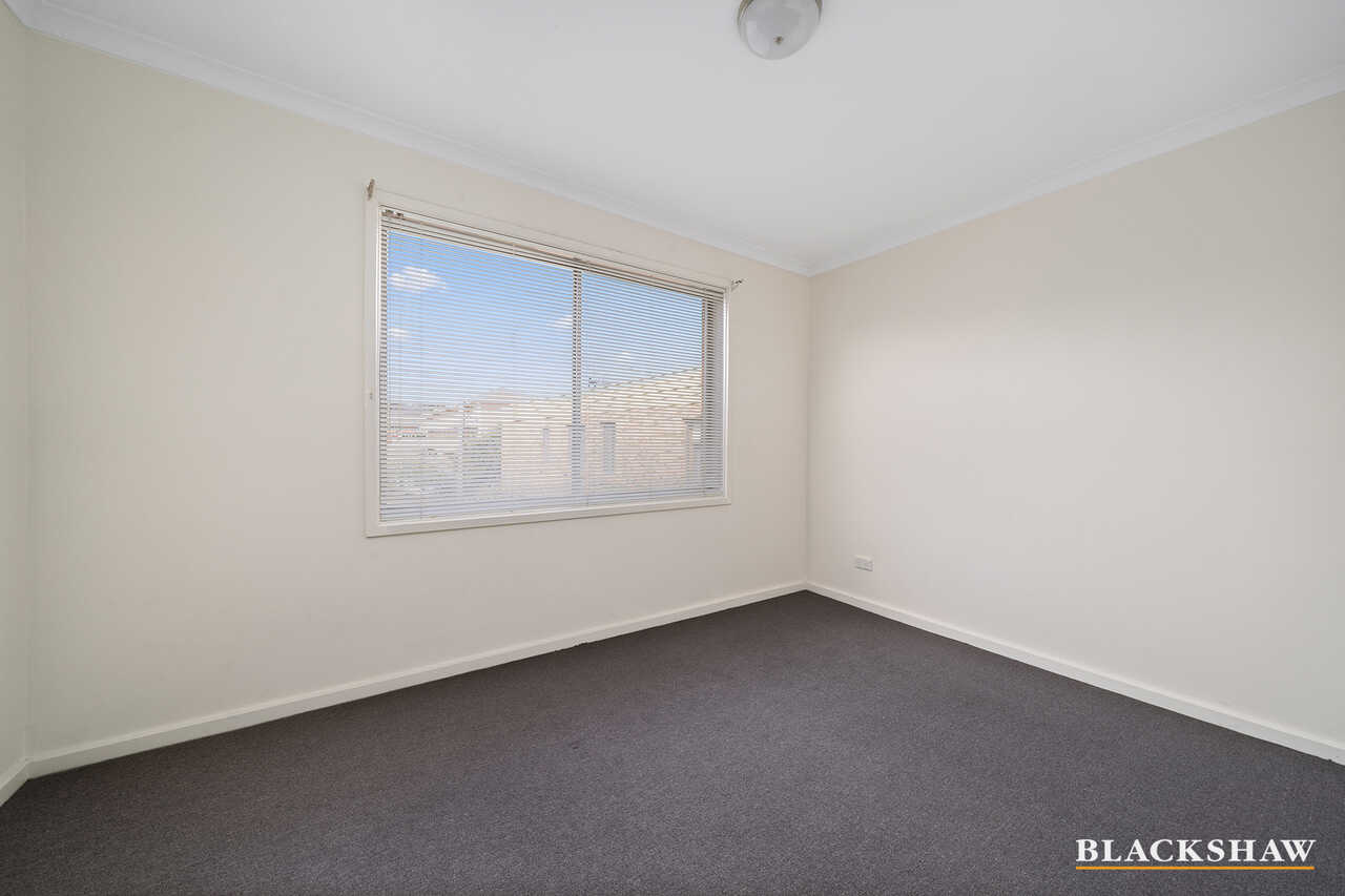 2/31 Macquoid Street Queanbeyan East