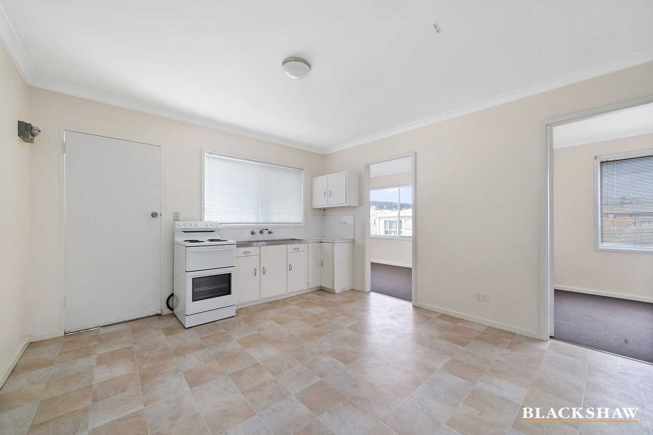 2/31 Macquoid Street Queanbeyan East
