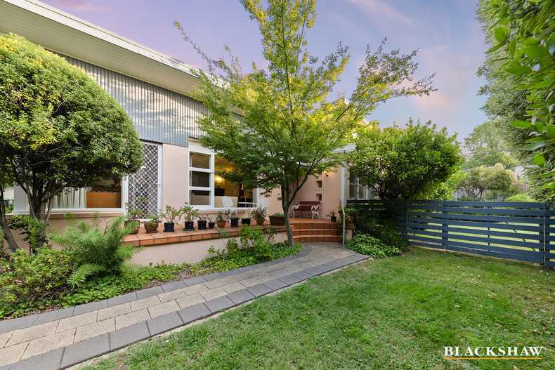 120 Schlich Street Yarralumla 120 Schlich Street Yarralumla