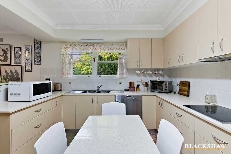 120 Schlich Street Yarralumla 120 Schlich Street Yarralumla