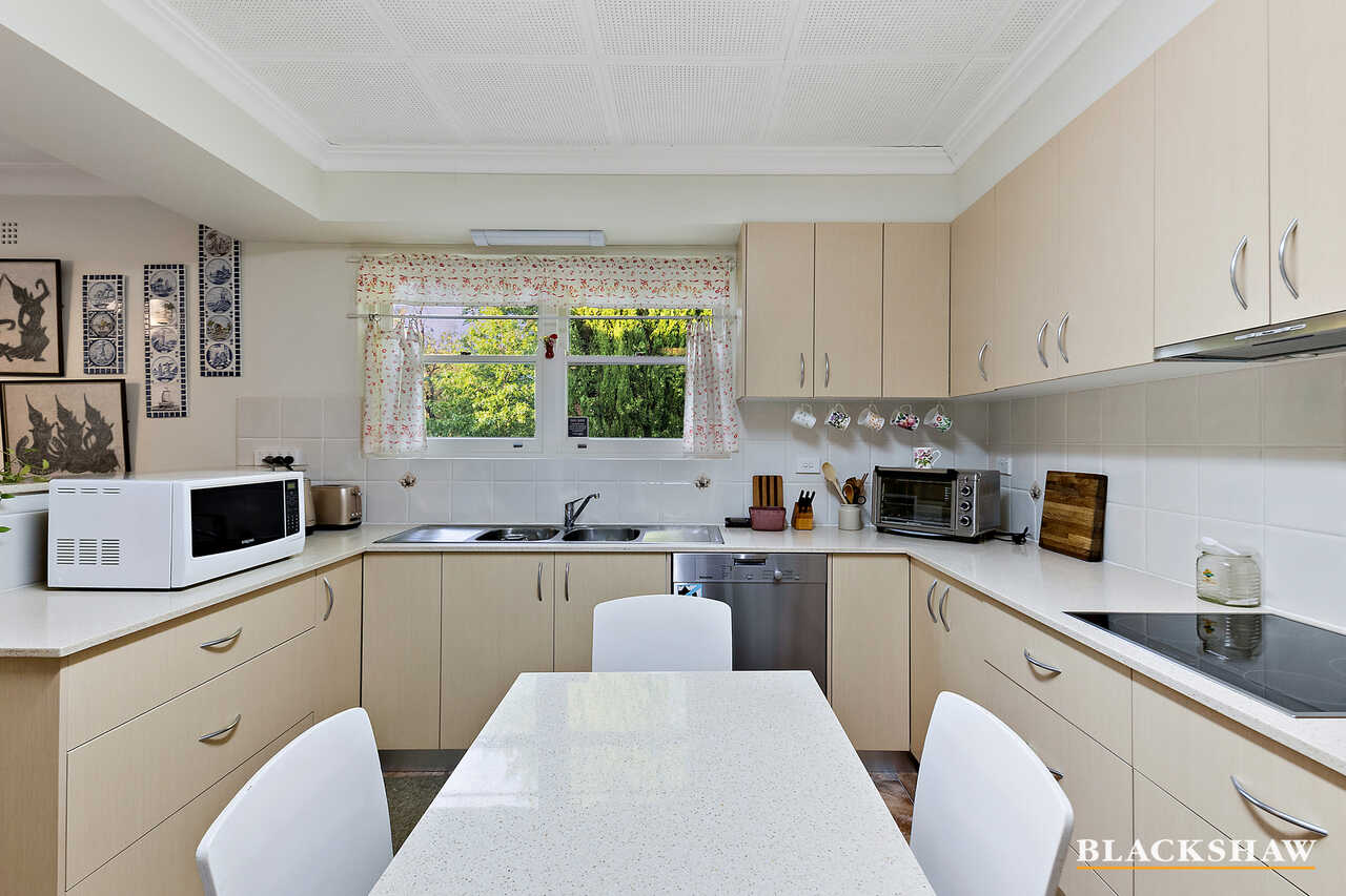 120 Schlich Street Yarralumla