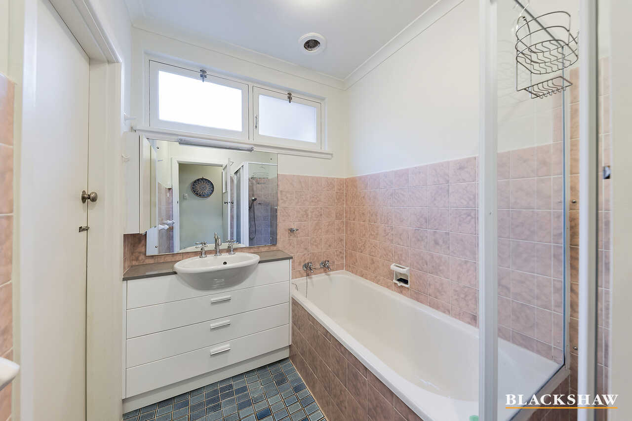 120 Schlich Street Yarralumla