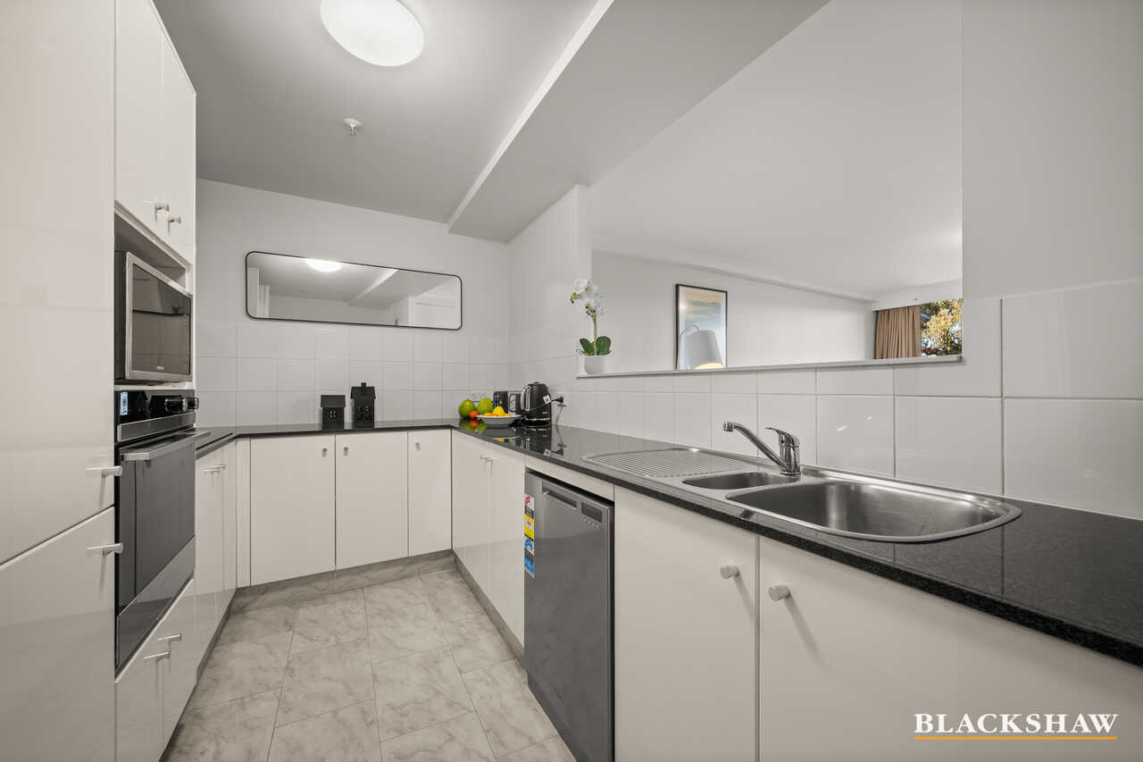 207/2 Marcus Clarke Street City