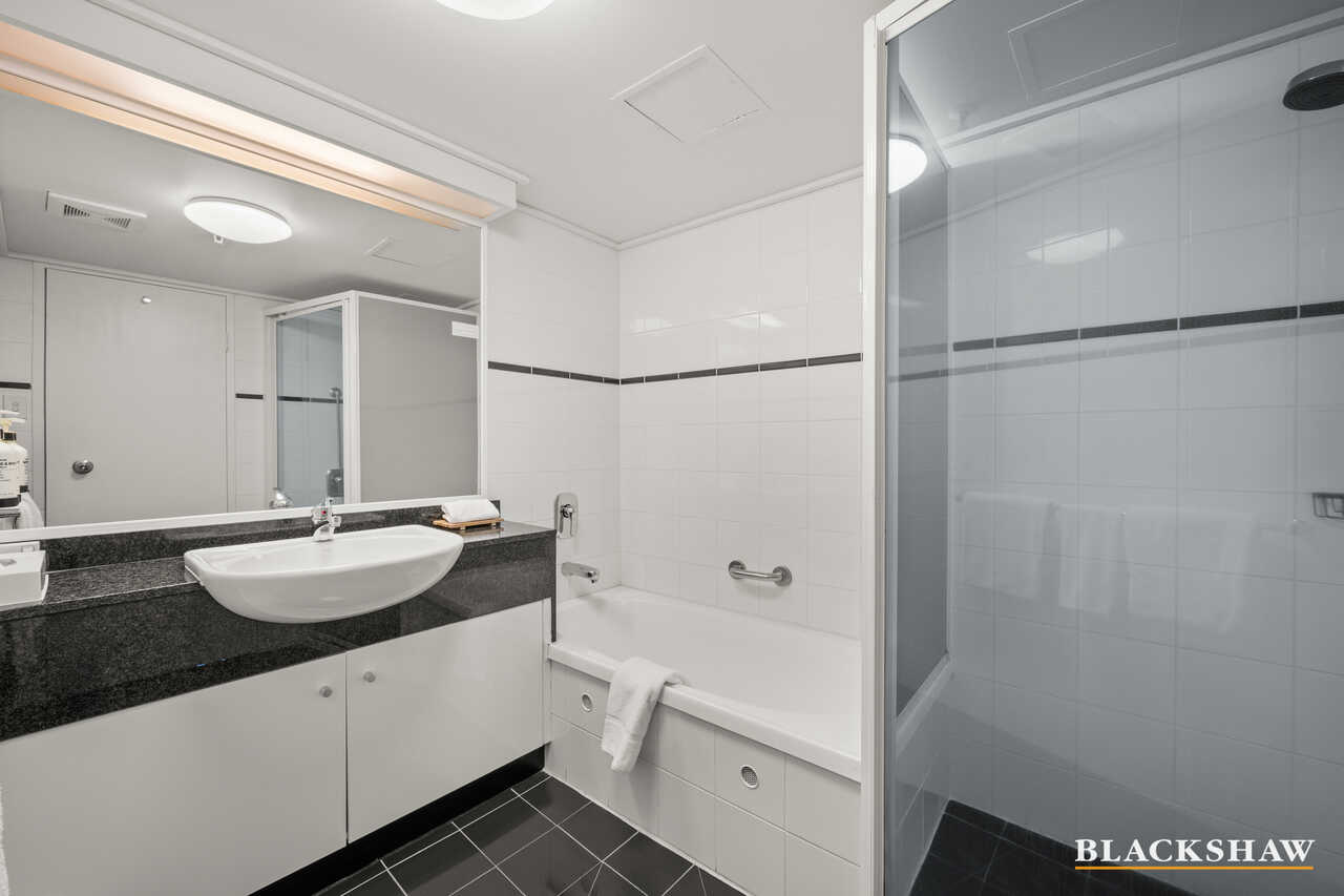 207/2 Marcus Clarke Street City