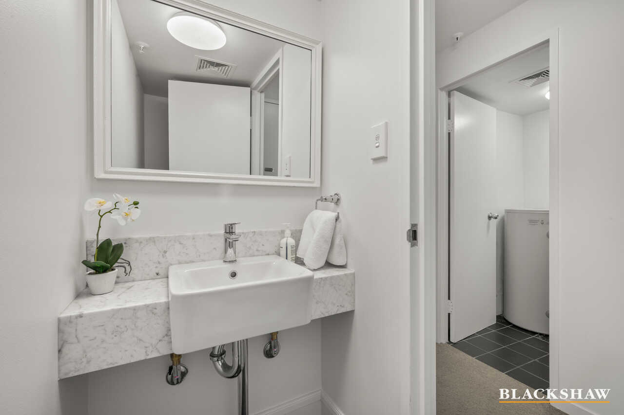 207/2 Marcus Clarke Street City