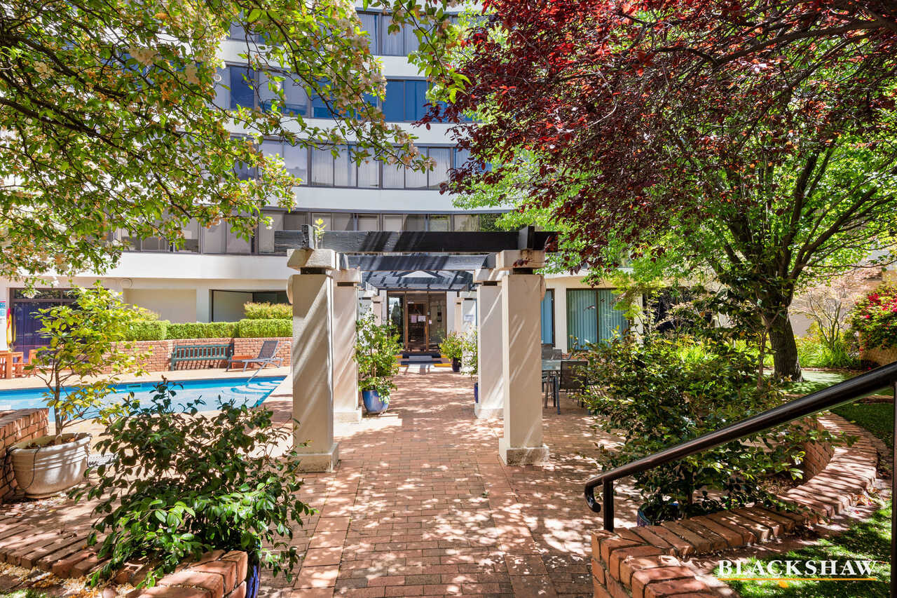207/2 Marcus Clarke Street City