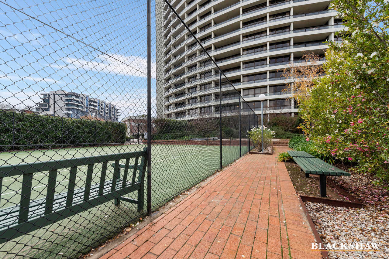 207/2 Marcus Clarke Street City