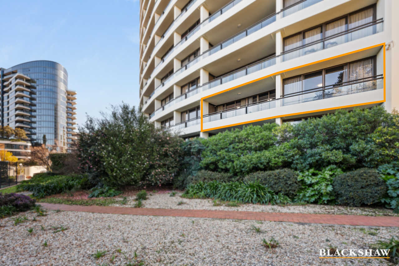 207/2 Marcus Clarke Street City