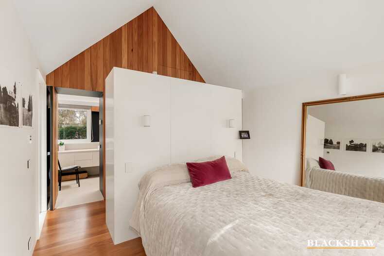 52 Empire Circuit Forrest