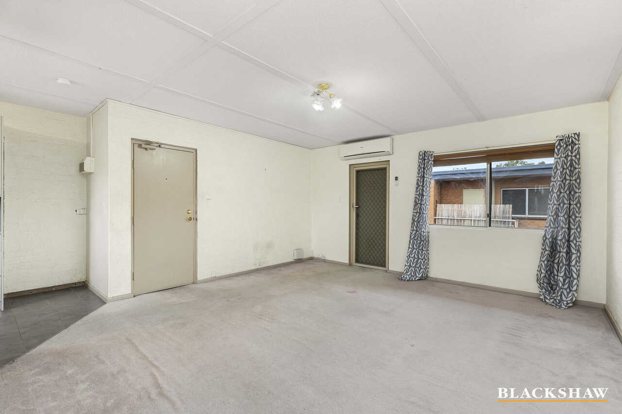 11/18 Booth Street Queanbeyan