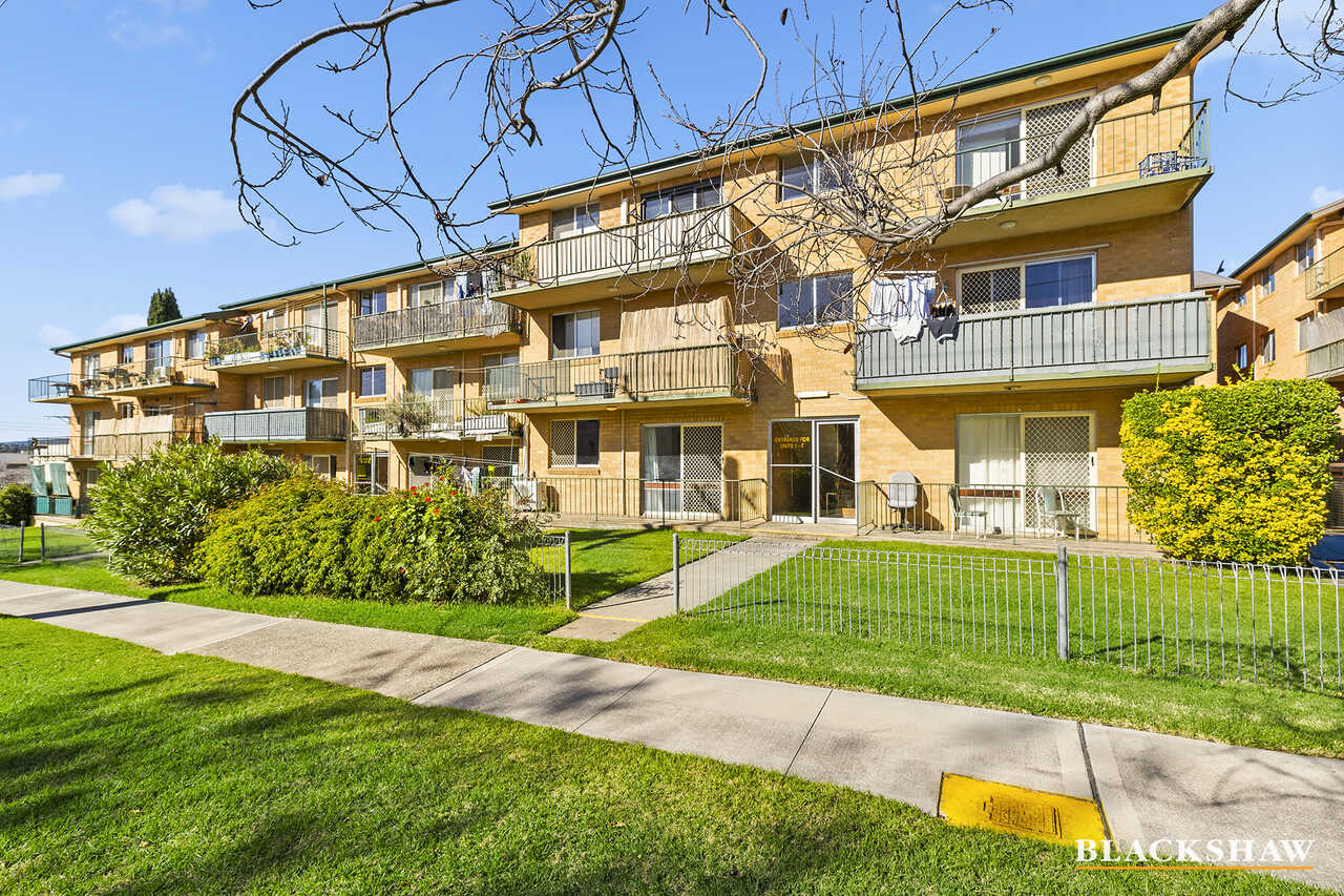 2/85 Derrima Road Queanbeyan