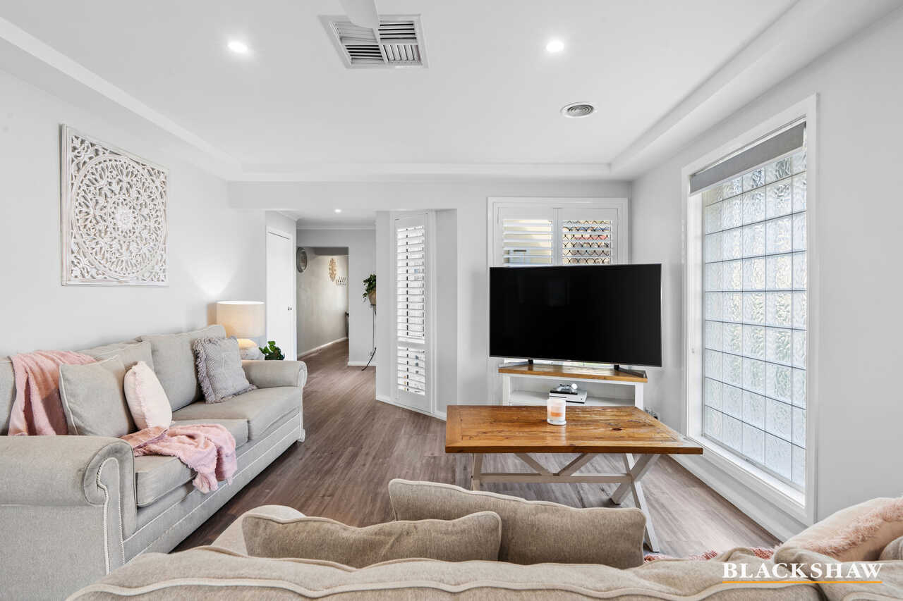 10/6 Kettlewell Crescent Banks