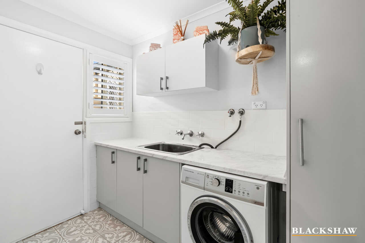 10/6 Kettlewell Crescent Banks