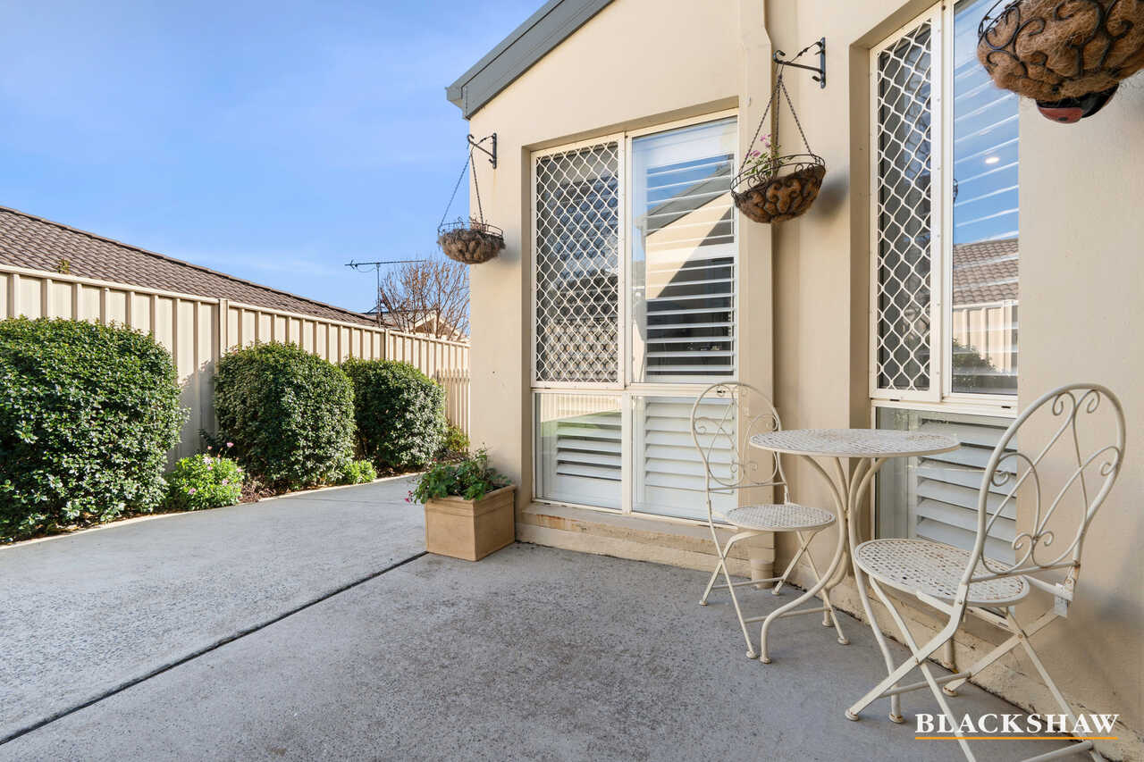10/6 Kettlewell Crescent Banks