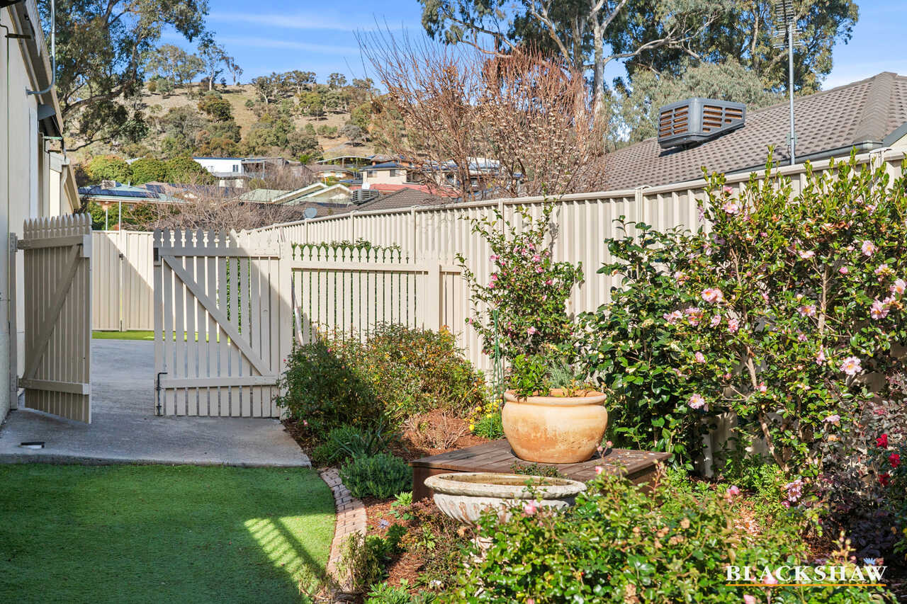10/6 Kettlewell Crescent Banks
