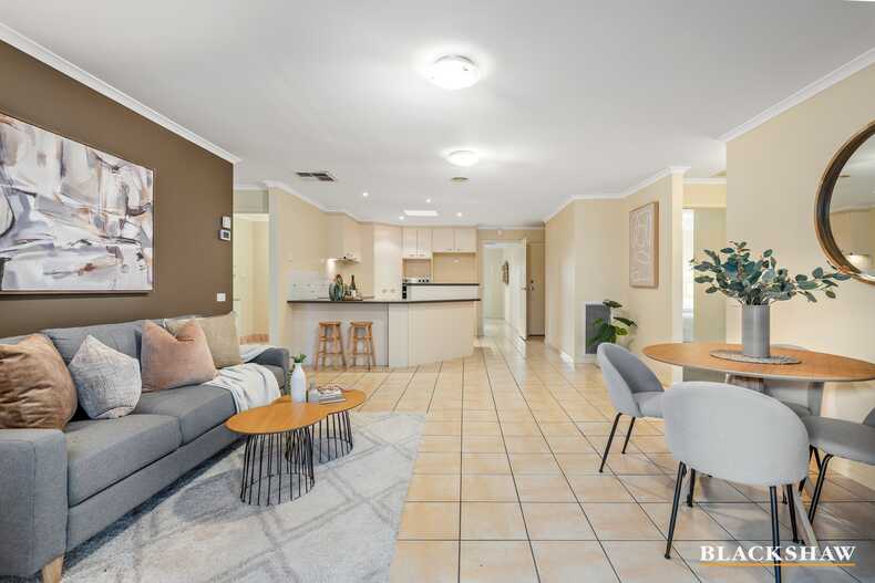 10/121 Streeton Drive Stirling