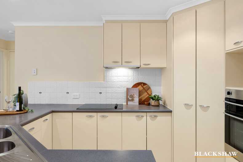 10/121 Streeton Drive Stirling