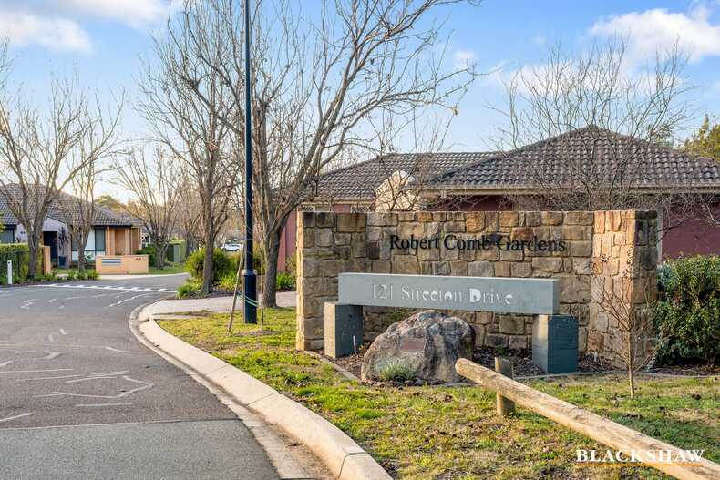 10/121 Streeton Drive Stirling