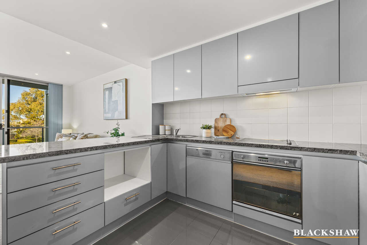 2/47 Blackall Street Barton